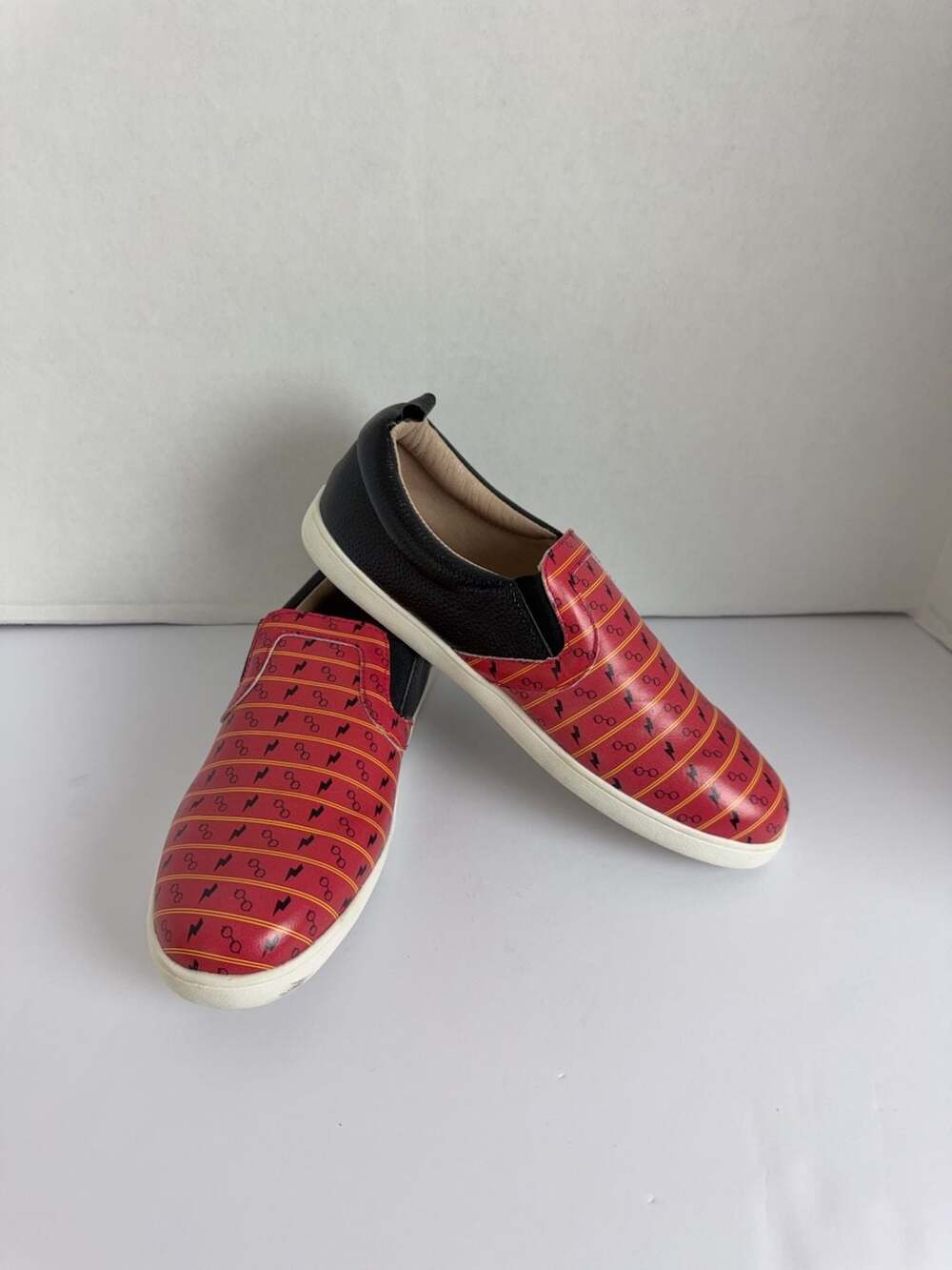 Monkey Feet Harry Potter Print Slip-On Sneakers Size 40